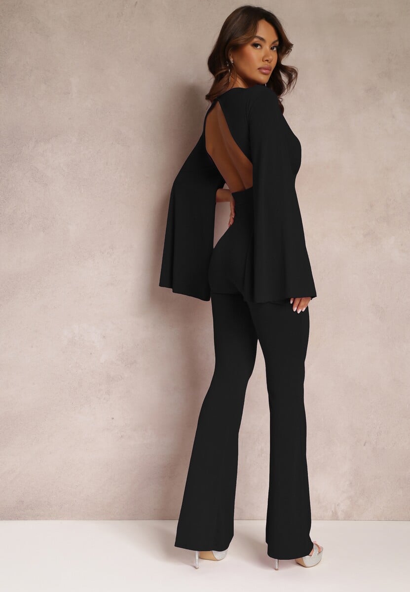 Czarny Dopasowany Kombinezon z Rozkloszowanymi Rękawami i Głębokim Dekoltem Andrika