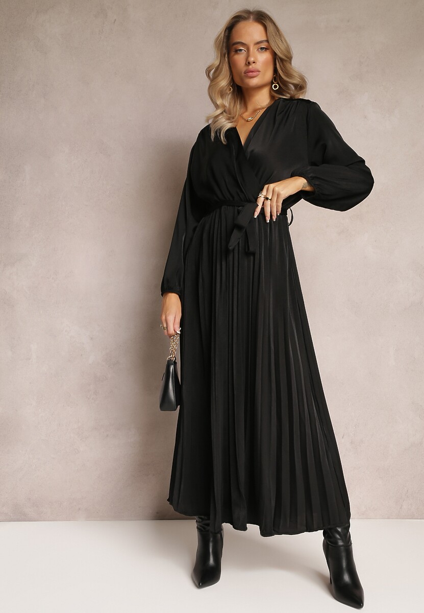 Czarna Maxi Sukienka z Plisowanym Dołem i Kopertowym Dekoltem Basila