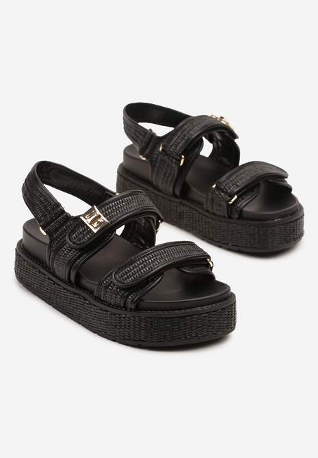 Czarne Plecione Sandały na Platformie Ozdobione Metaliczną Aplikacją Liaelle