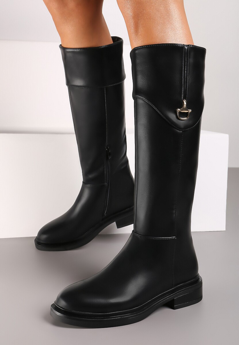 Czarne Kozaki na Płaskiej Podeszwie z Metaliczną Ozdobą Terelita