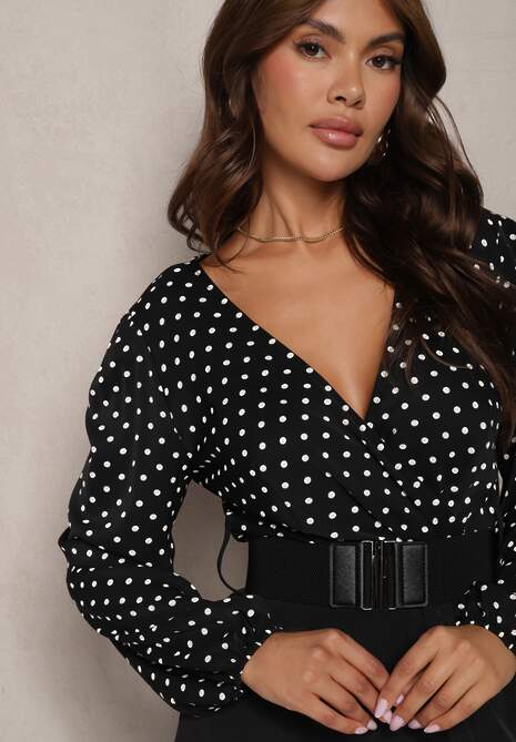 Czarny Kombinezon z Szeroką Nogawką i Kopertowym Dekoltem Dodatkowo Pasek Klerda