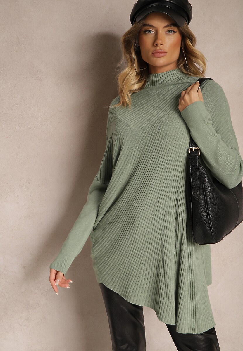 Jasnozielony Asymetryczny Golf z Wiskozą z Rękawami o Nietoperzowym Kroju Realeen