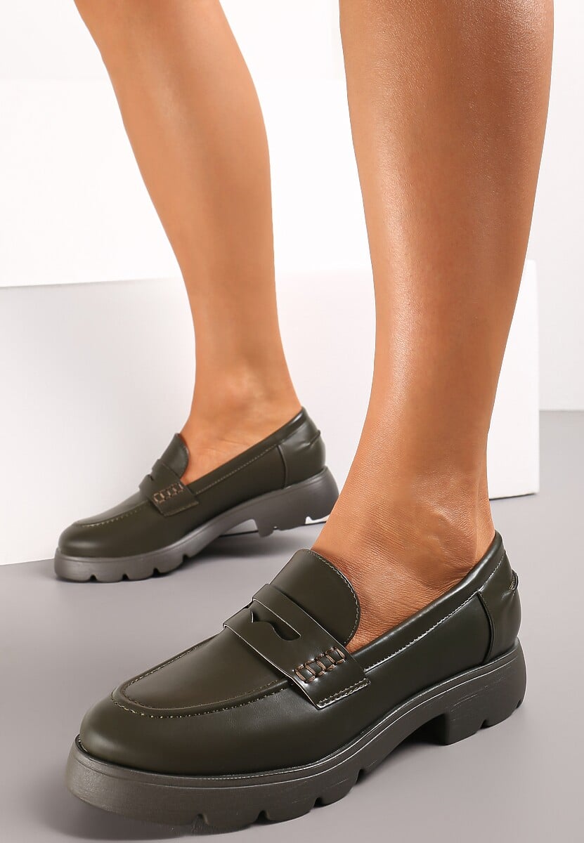 Zielone Wsuwane Mokasyny z Ozdobnym Paskiem na Płaskiej Podeszwie z Protektorem Abellia