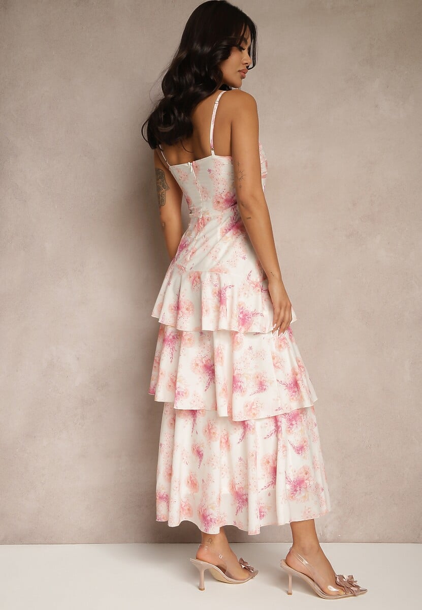 Różowa Sukienka na Ramiączkach z Falbankami i Marszczeniem w Kwiatowy Wzór Revoreine