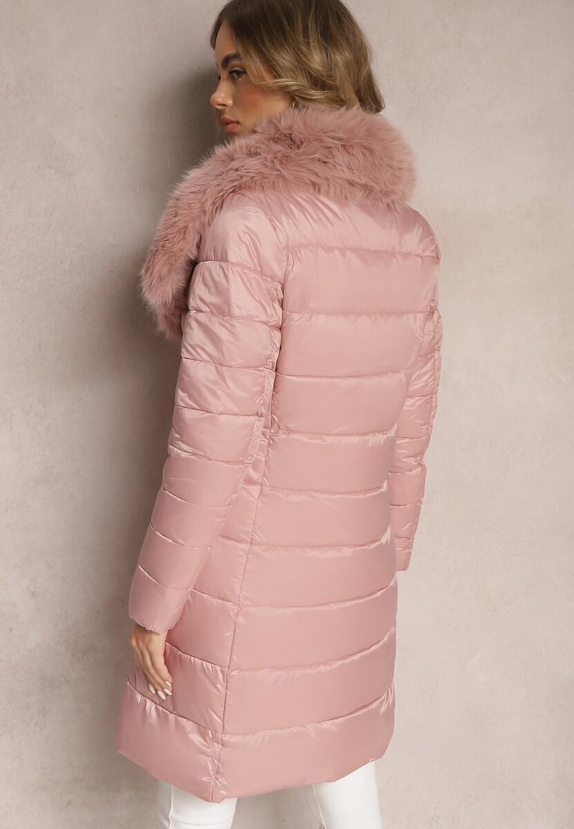 Różowa Długa Kurtka Ozdobiona Futerkiem na Kołnierzu i Pikowaniem Novenna