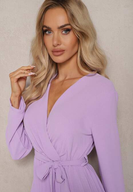 Jasnofioletowa Sukienka Plisowana z Materiałowym Paskiem Jaresa
