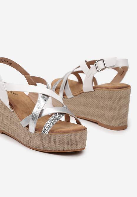 Biało-Srebrne Casualowe Sandały na Koturnie w Stylu Boho z Brokatowymi Plecionymi Paskami Urani