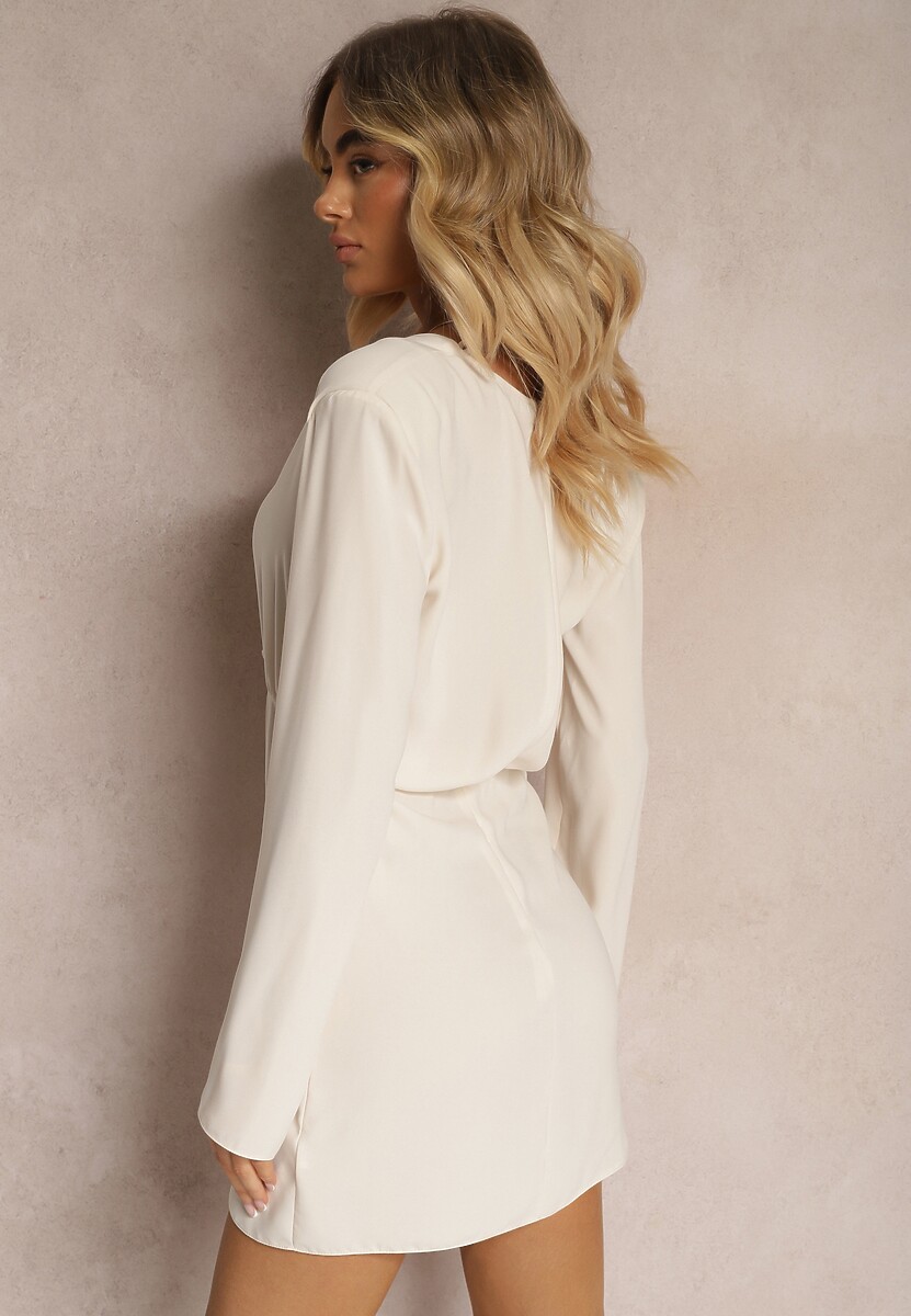 Jasnobeżowa Sukienka o Dopasowanym Kroju Zapinana na Guziki z Gumką w Talii Dimmara