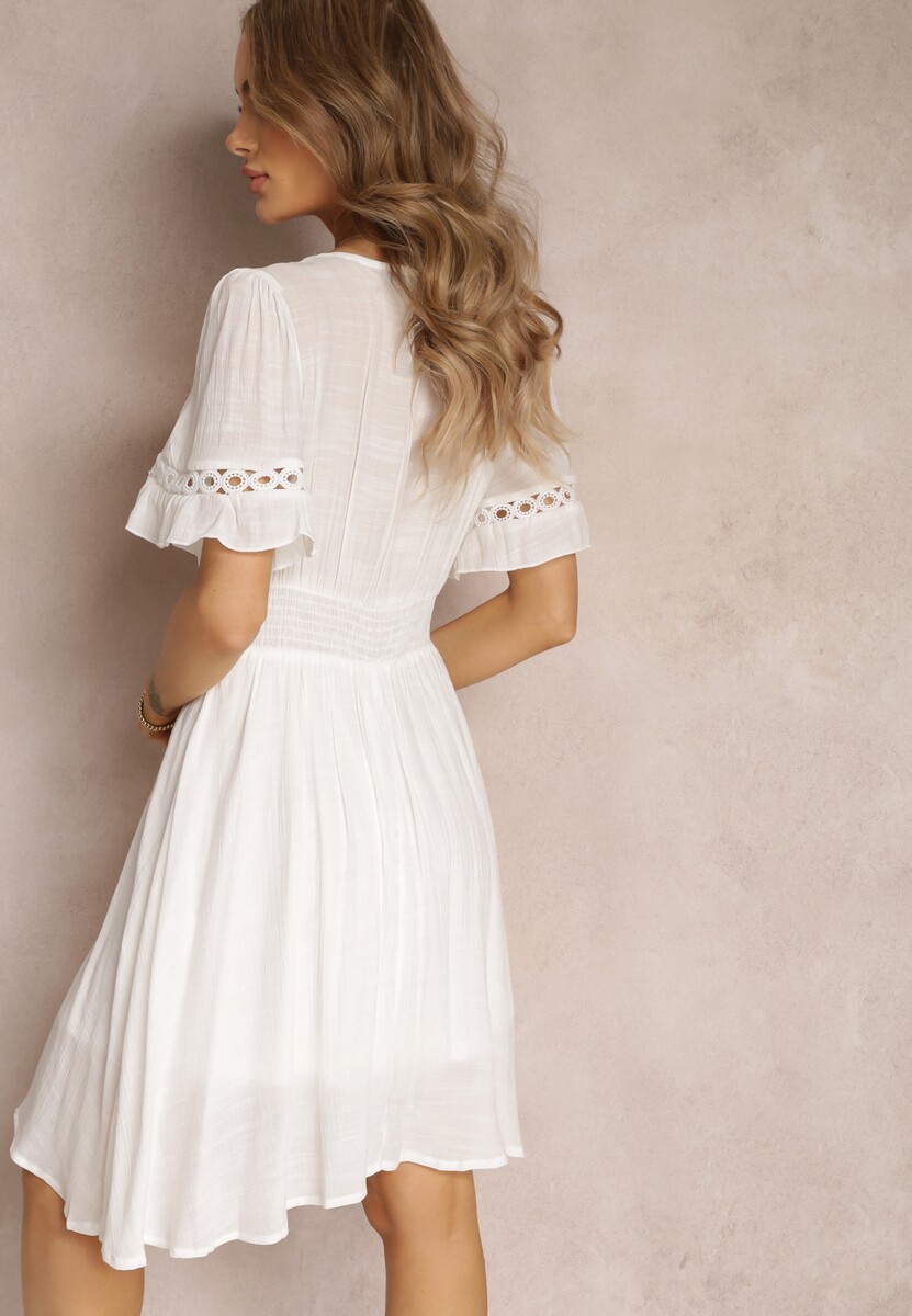 Biała Koronkowa Sukienka Mini z Ozdobnymi Rękawami i Gumkami w Pasie Syia