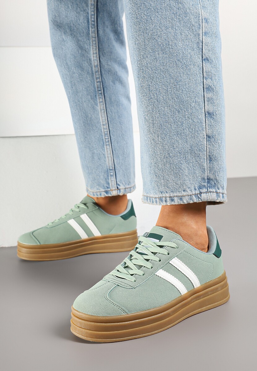 Czarne Klasyczne Sneakersy na Niewysokiej Platformie Terilee