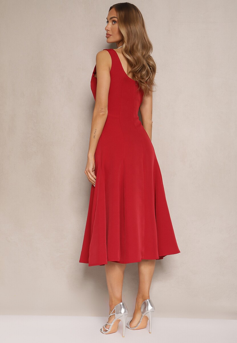 Bordowa Rozkloszowana Sukienka w Klasycznym Stylu Deslene