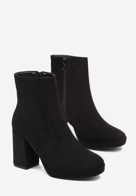 Czarne Botki z Dopasowaną Cholewką na Obcasie Mutias