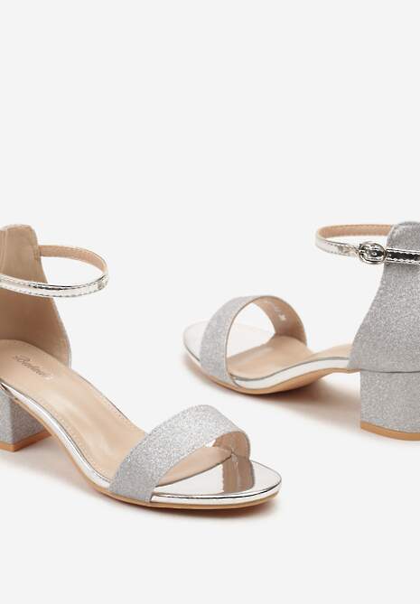 Srebrne Brokatowe Sandały na Słupku Zapinane Wokół Kostki Viatera