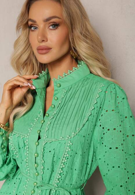 Zielona Sukienka Zdobiona Haftowaniem i Perłowymi Guzikami ze Stójką Wialon