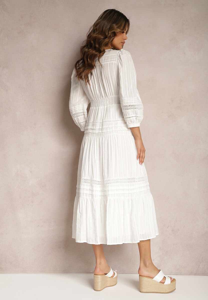 Biała Bawełniana Sukienka o Rozkloszowanym Kroju Wykończona Ażurowymi Wstawkami Perline