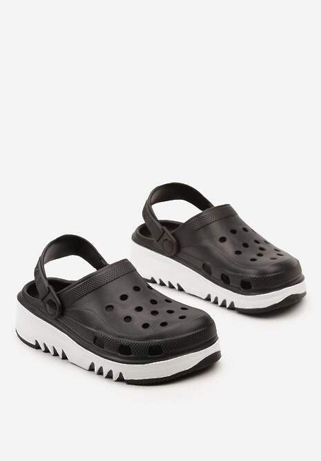 Czarne Klapki Klapki na Grubej Podeszwie z Pianki Ozdobione Wycięciami Zoliana