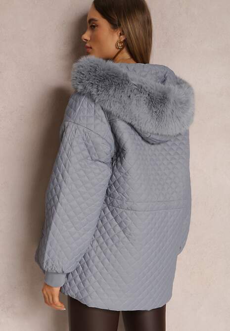Jasnoniebieska Kurtka z Futrzanym Kapturem i Drobnym Pikowaniem Obtashe
