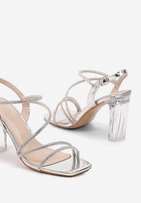 Srebrne Sandały na Transparentnym Słupku Ozdobione Cyrkoniowymi Paskami Ivelesi