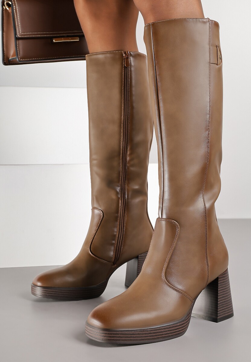 Ciemnobeżowe Kozaki na Platformie i Słupku z Lekkim Ociepleniem Hanissea