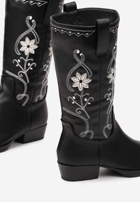Czarne Płaskie Kozaki w Stylu Kowbojek z Haftowanymi Kwiatami Emelicia
