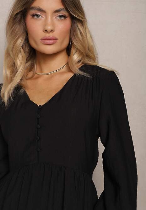 Czarna Rozkloszowana Sukienka Pudełkowa Maxi z Ozdobnymi Guzikami Nervatti