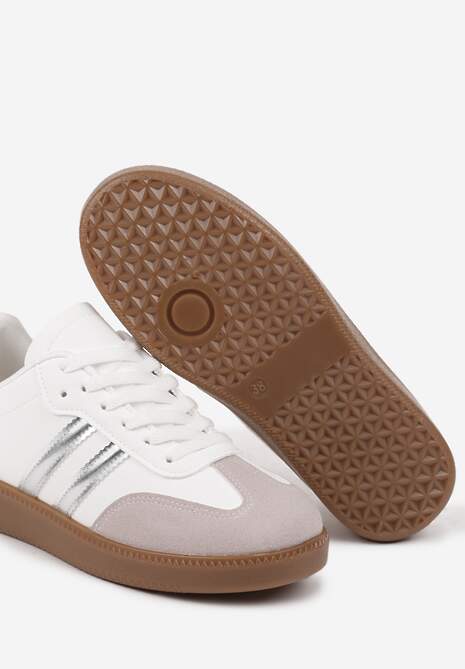 Srebrne Sneakersy na Płaskiej Podeszwie z Geometrycznym Zdobieniem Irinis