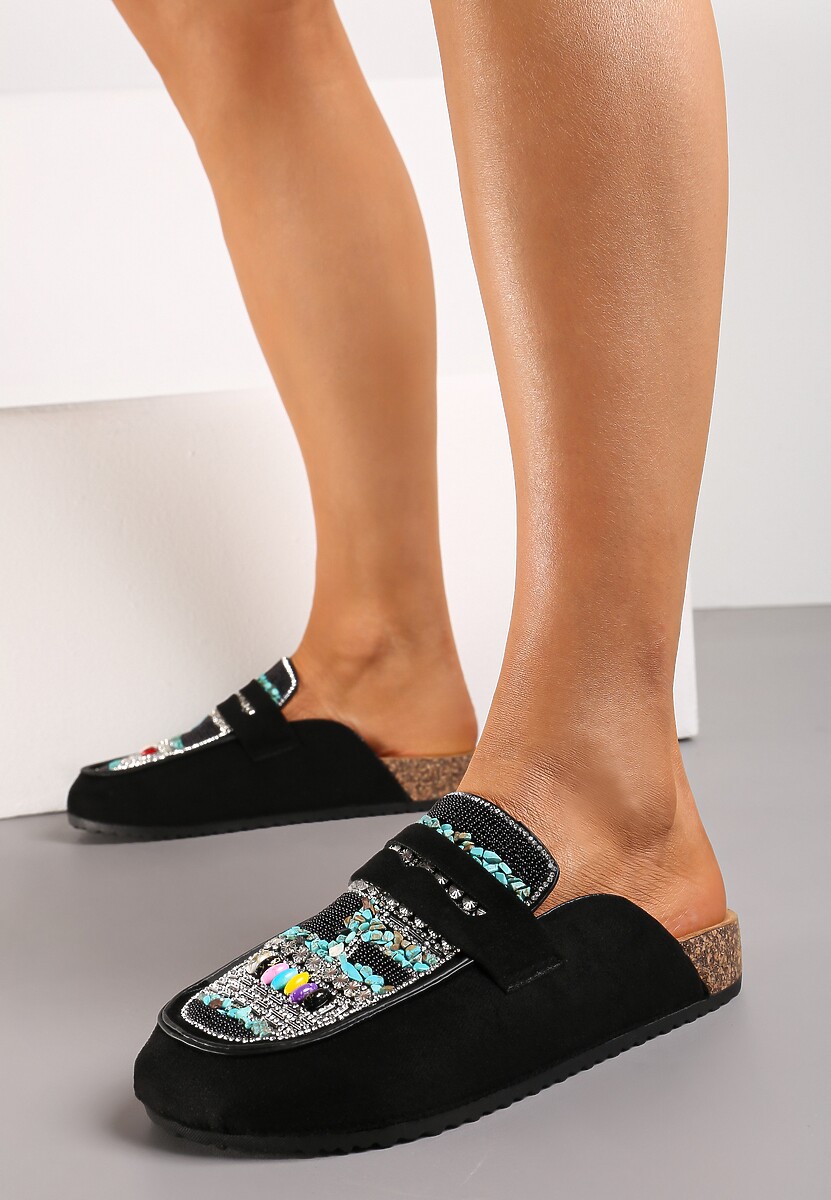 Czarne Klapki Mule z Koralikami na Zakrytym Nosku Aserhia