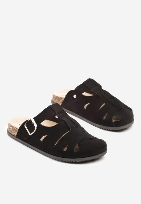 Czarne Klapki w Stylu Chodaków Zdobione Wycięciami Wisae