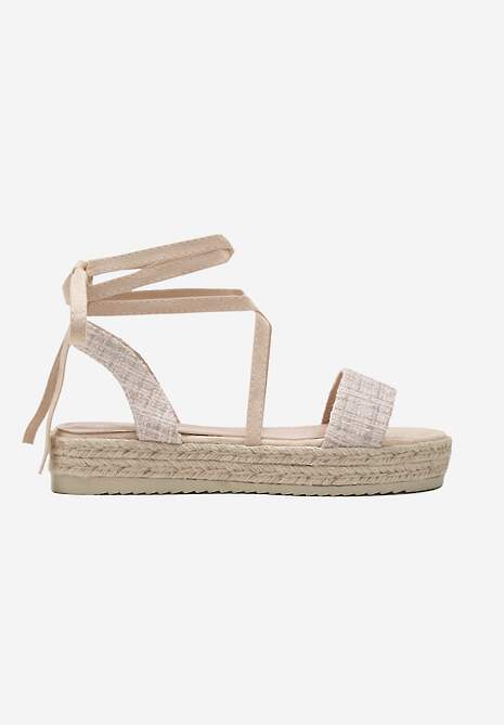 Beżowe Sandały na Niskiej Platformie z Plecionki i Ozdobnymi Sznureczkami Dazella