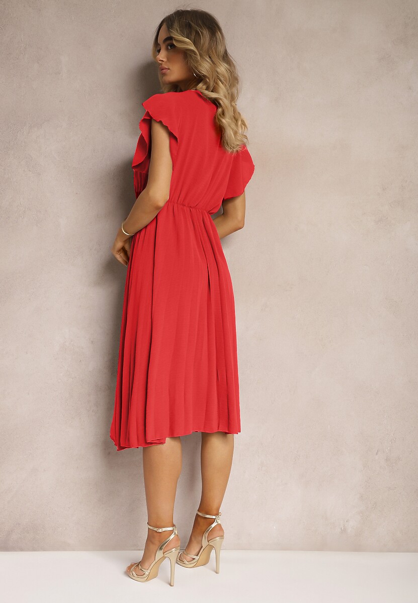Czerwona Sukienka z Trójkątnym Dekoltem z Gumką w Pasie o Plisowanym Kroju Doetta