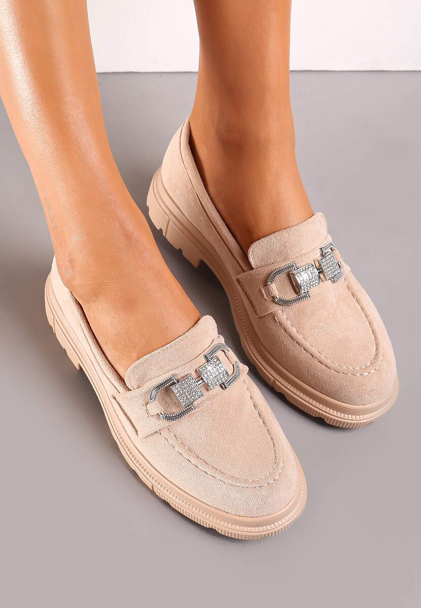 Beżowe Eleganckie Mokasyny Ozdobione Biżuteryjną Klamrą Adelai