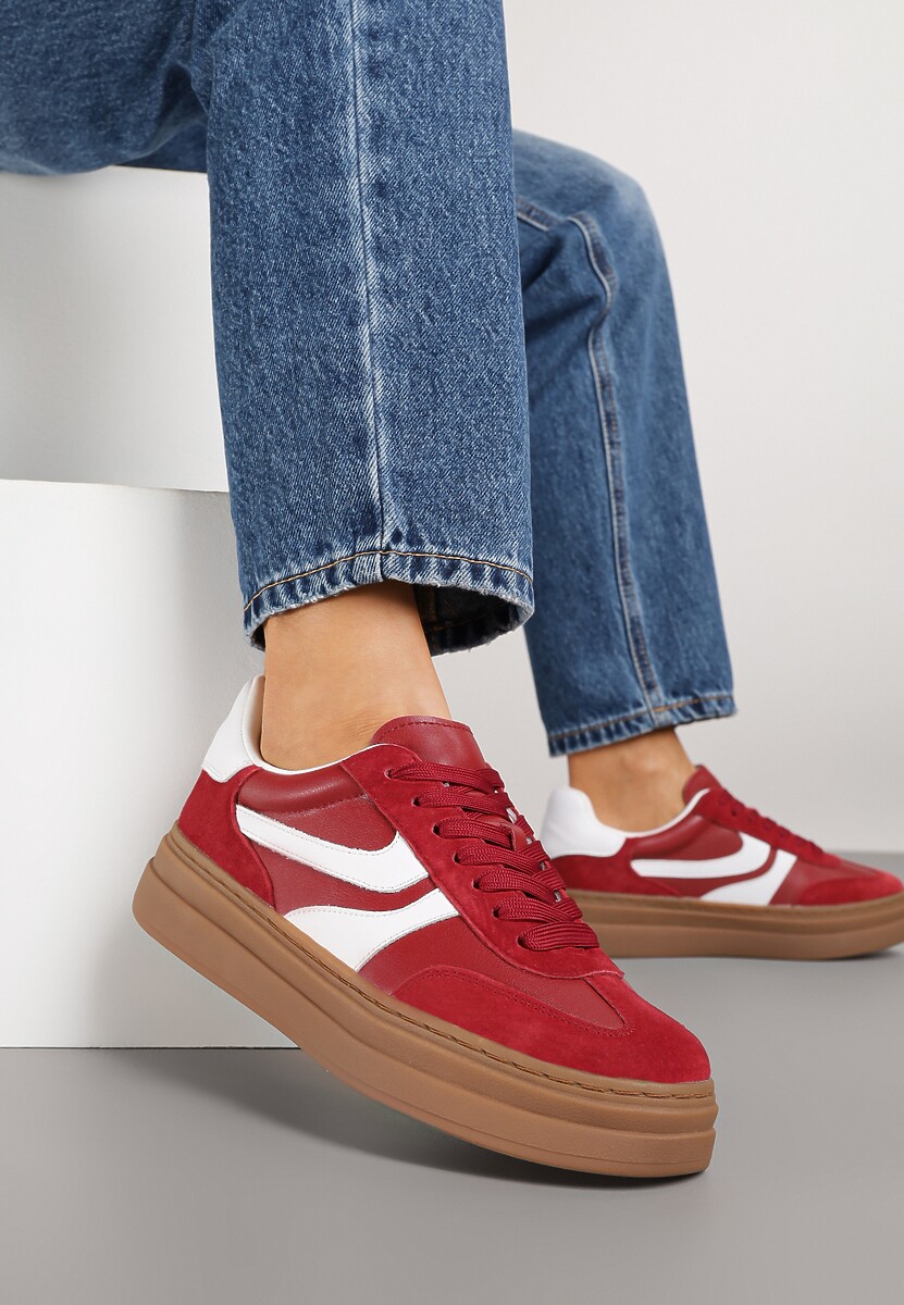 Czerwone Zamszowe Sneakersy Tenisówki Ozdobione Geometrycznym Motywem Nalivette