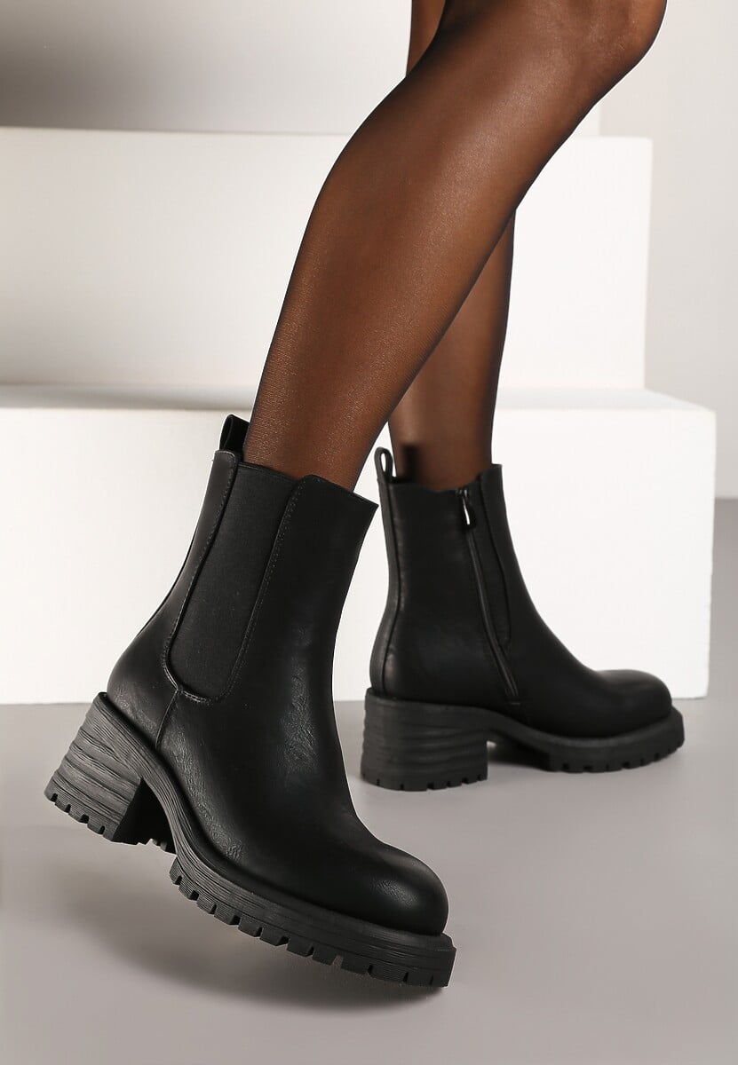 Czarne Ocieplone Botki na Słupku w Stylu Sztybletów Ozdobione z Boku Gumką Crethea