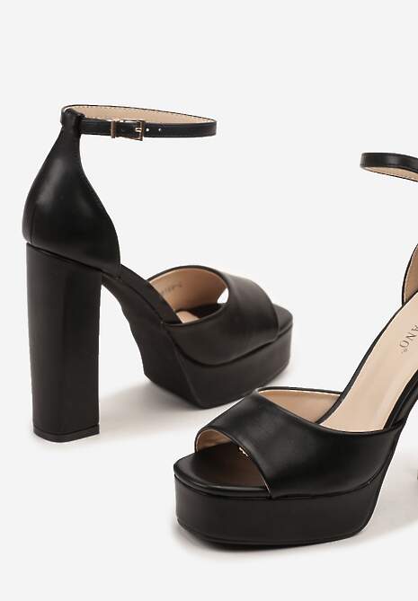 Czarne Sandały na Platformie i Słupku Fodesa