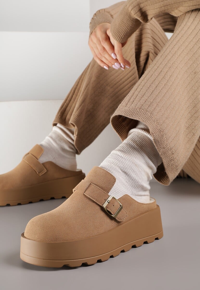 Beżowe Śniegowce na Grubej Podeszwie z Niską Cholewką i Ozdobną Klamerką Vetibela