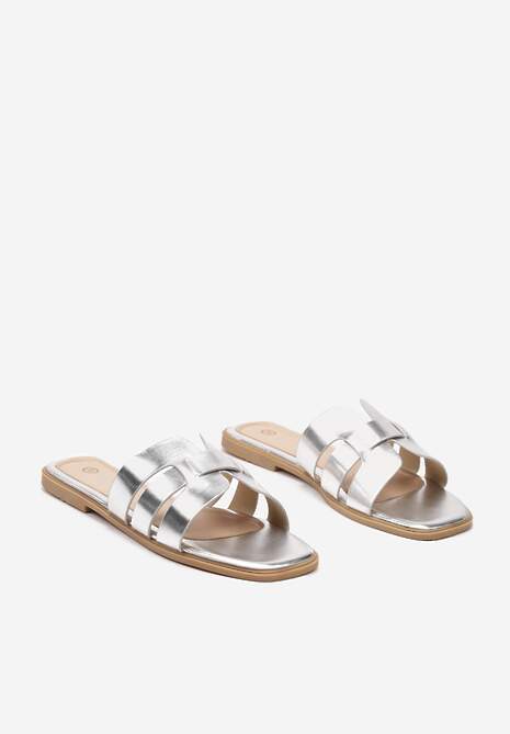 Srebrne Casualowe Klapki na Płaskiej Podeszwie z Kwadratowym Noskiem i Paskami Locmurena