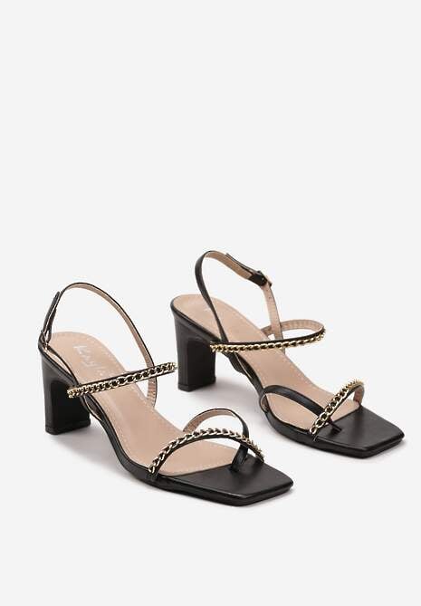 Czarne Sandały na Obcasie Ozdobione Drobnymi Łańcuszkami Sakira