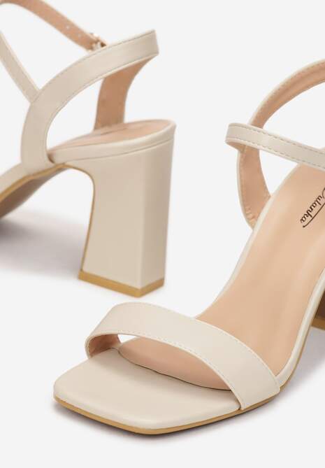 Beżowe Sandały na Słupkowym Obcasie Fuvo