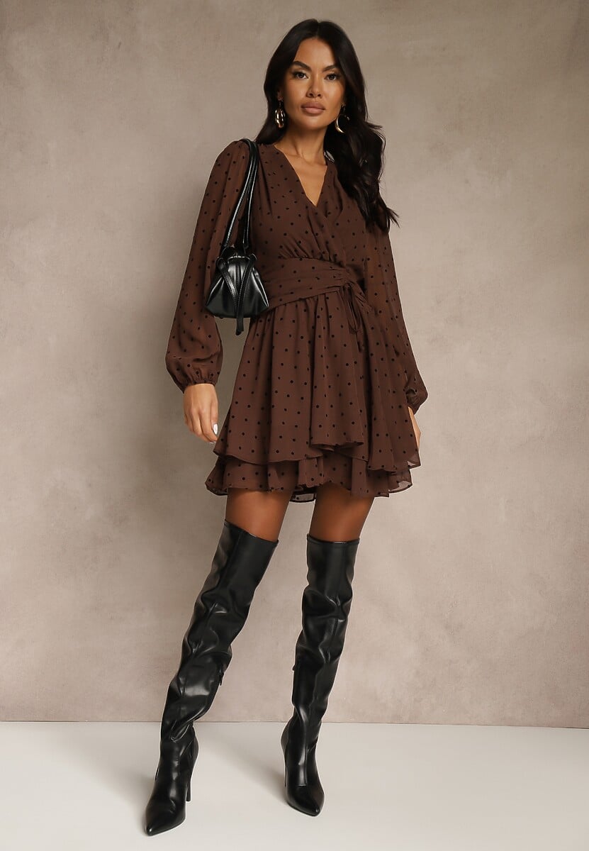 Ciemnobrązowa Rozkloszowana Sukienka w Kropki Ozdobiona Marszczeniem Liserra