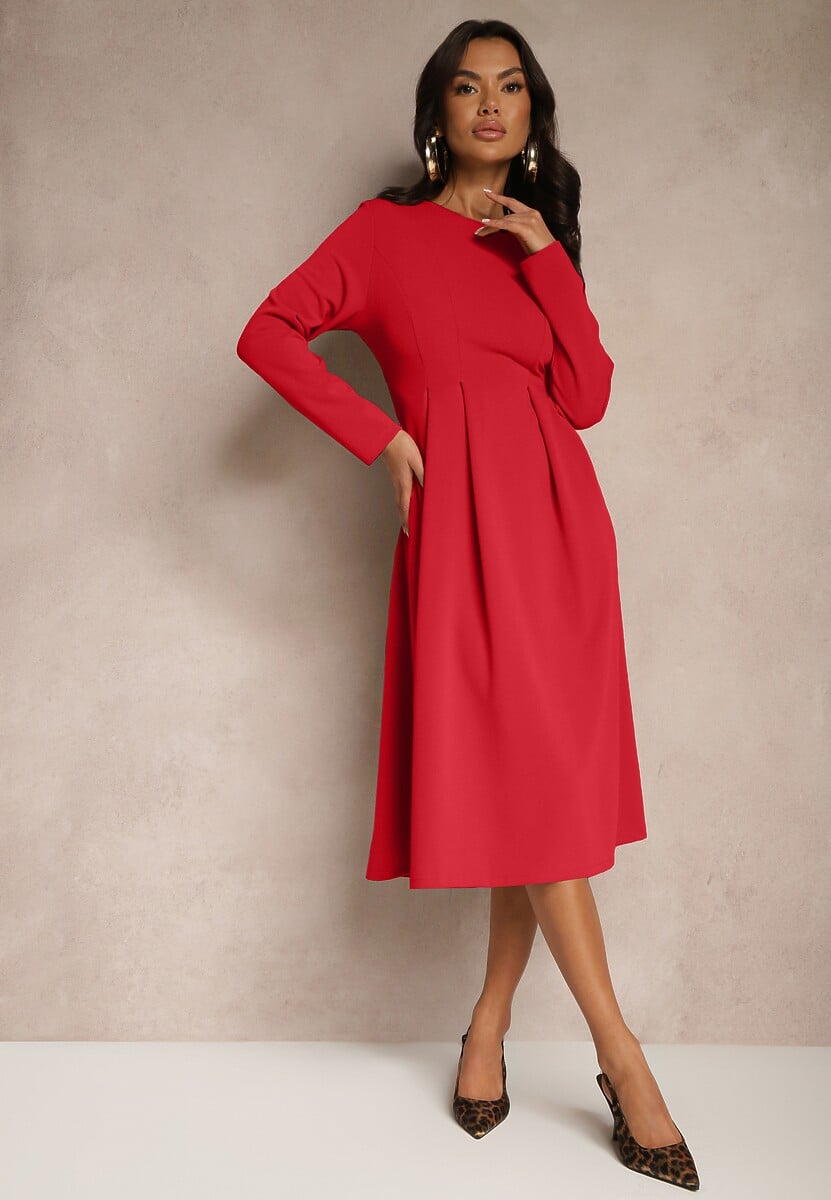 Czerwona Rozkloszowana Sukienka w Eleganckim Stylu Temilissa