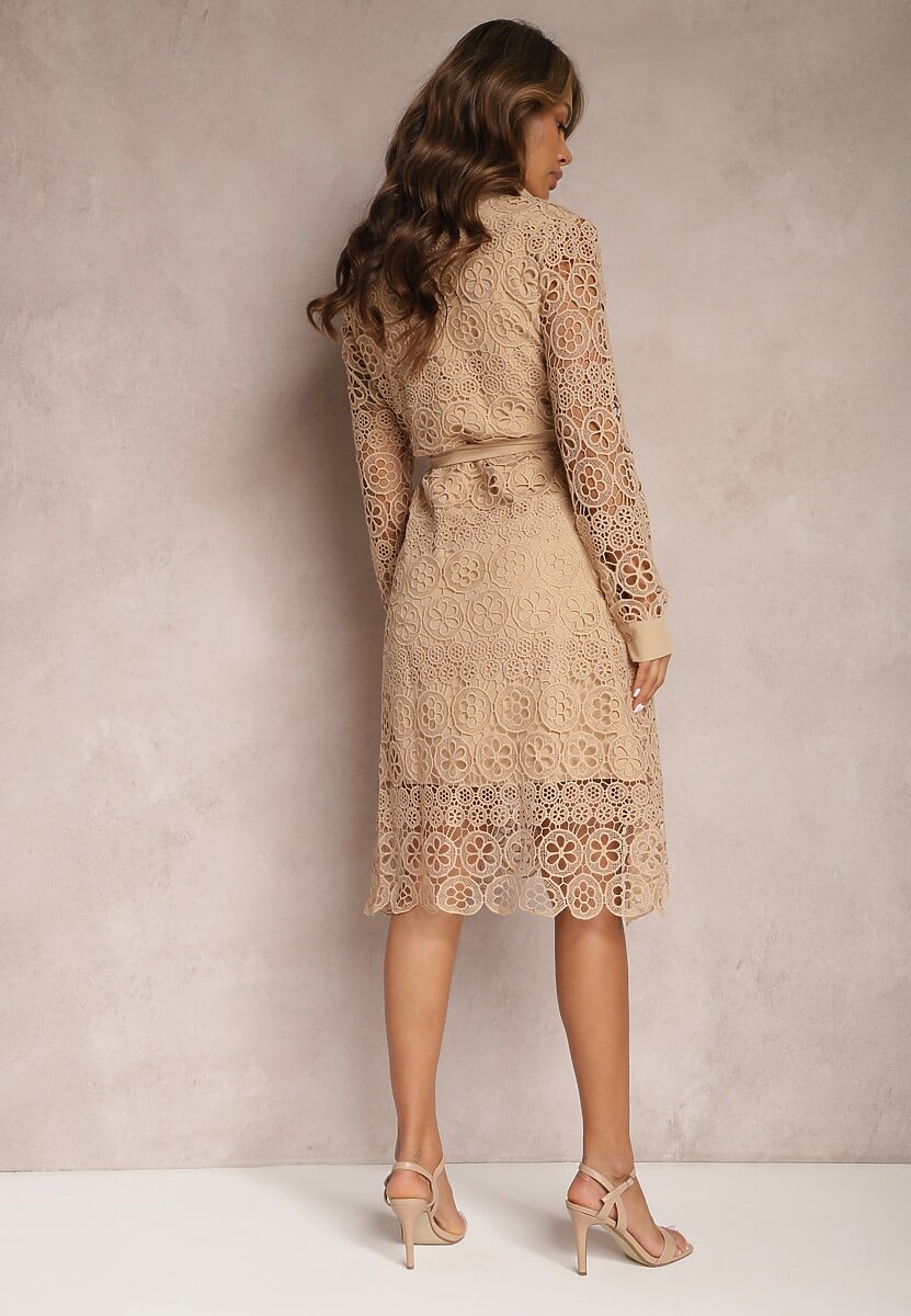 Beżowa Rozkloszowana Midi Sukienka Ozdobiona Koronką z Paskiem w Talii Sailla