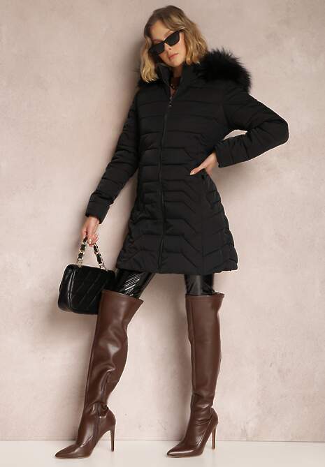 Czarna Kurtka Do Kolan z Kapturem i Pikowaniem Blabe