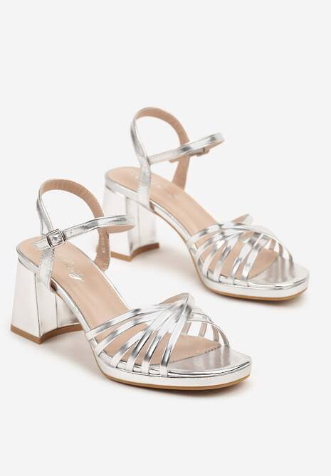Srebrne Sandały na Słupku Ozdobnione Paskami Nevarella