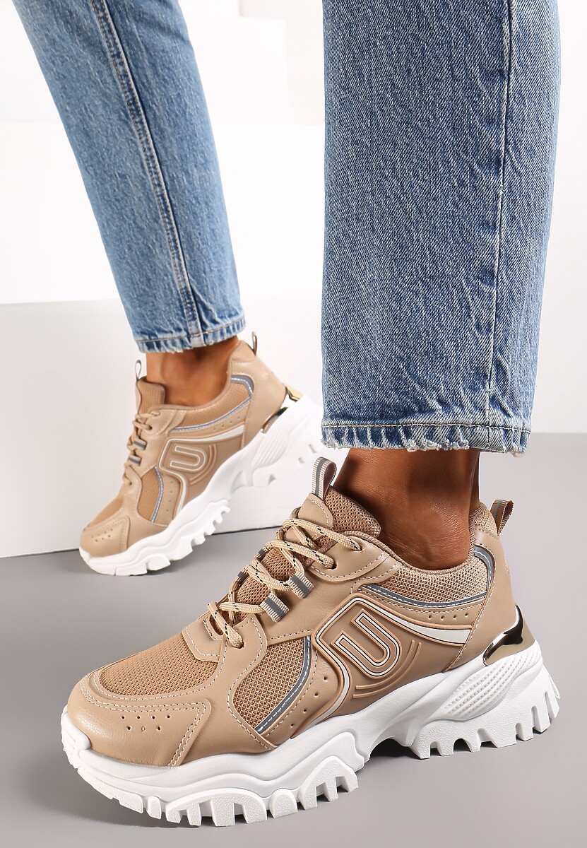 Ciemnobeżowe Płaskie Sneakersy na Grubej Podeszwie z Kolorowymi Wstawkami i Metalową Ozdobą Paussa