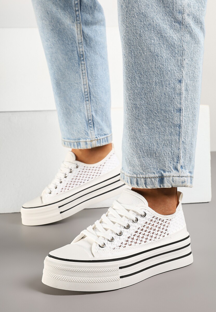 Białe Trampki na Platformie Ozdobione Koronką Emozi