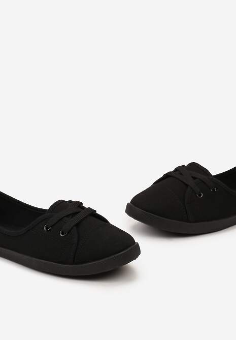 Czarne Tenisówki Przed Kostkę z Krótkim Sznurowaniem Aviole