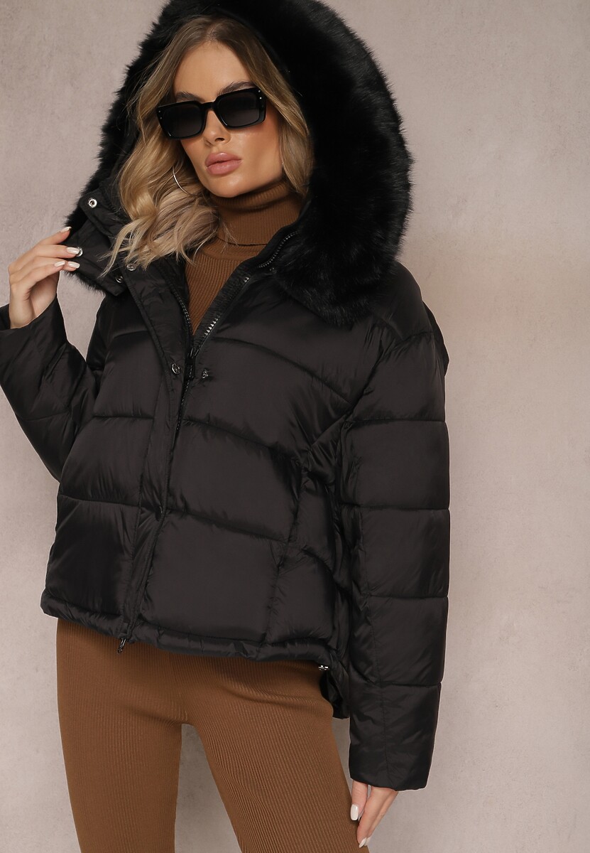 Czarna Pikowana Kurtka z Kapturem i Futerkiem Komisia