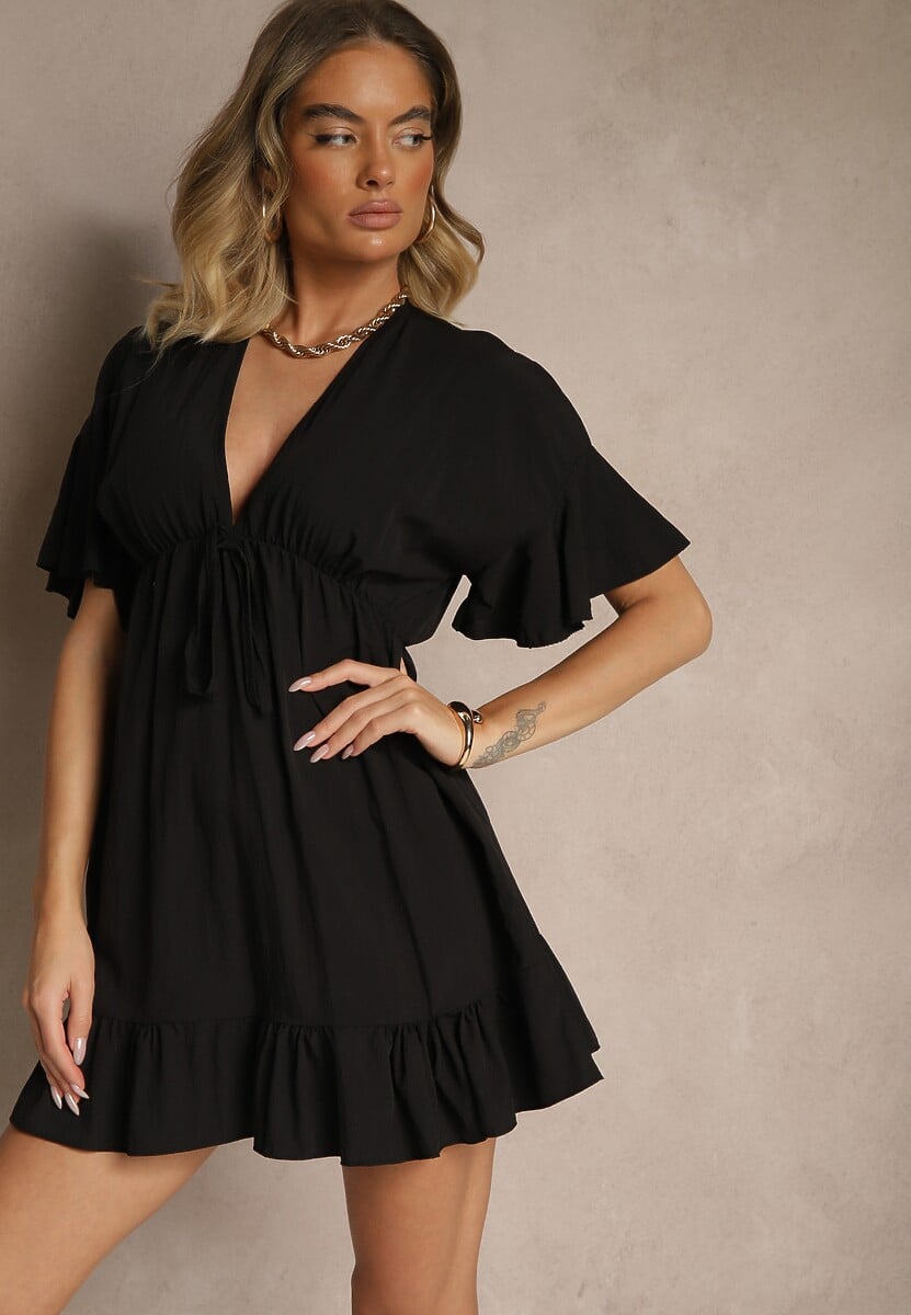 Biała Rozkloszowana Sukienka z Wiskozą z Rękawami Typu Nietoperz i Falbanką Nellimi