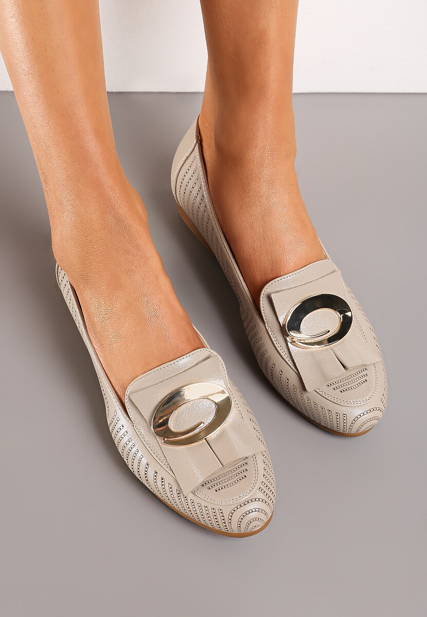 Złote Ażurowe Mokasyny z Elegancka Klamrą i Skórzaną Wkładką Anuctu