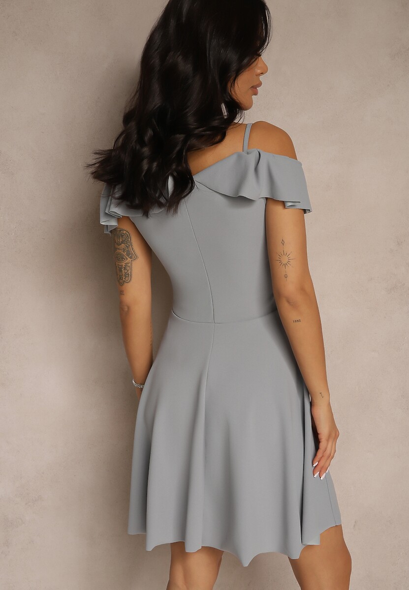 Szara Rozkloszowana Sukienka na Ramiączkach z Falbankami Milauri